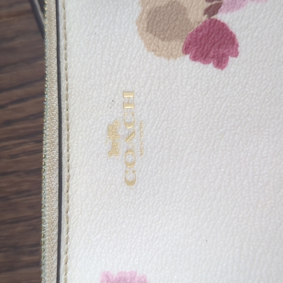 Coach Wristlet - Picture 4 of 4